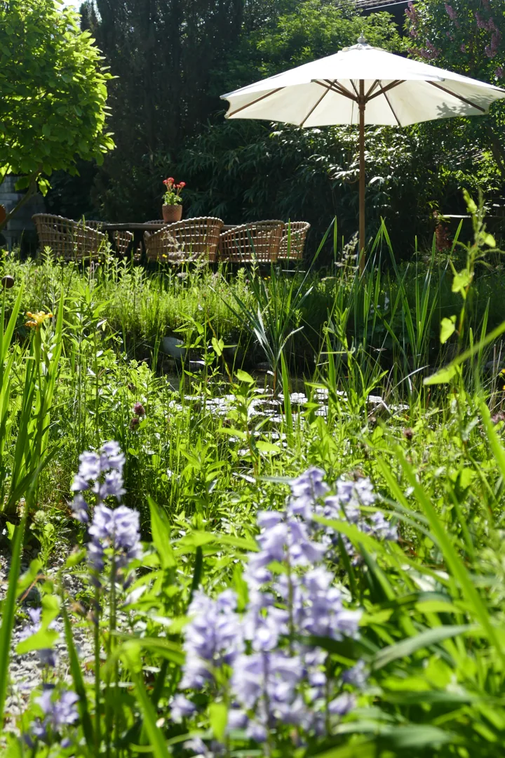Garten Fewo Goller Sitzgruppe am Gartenteich